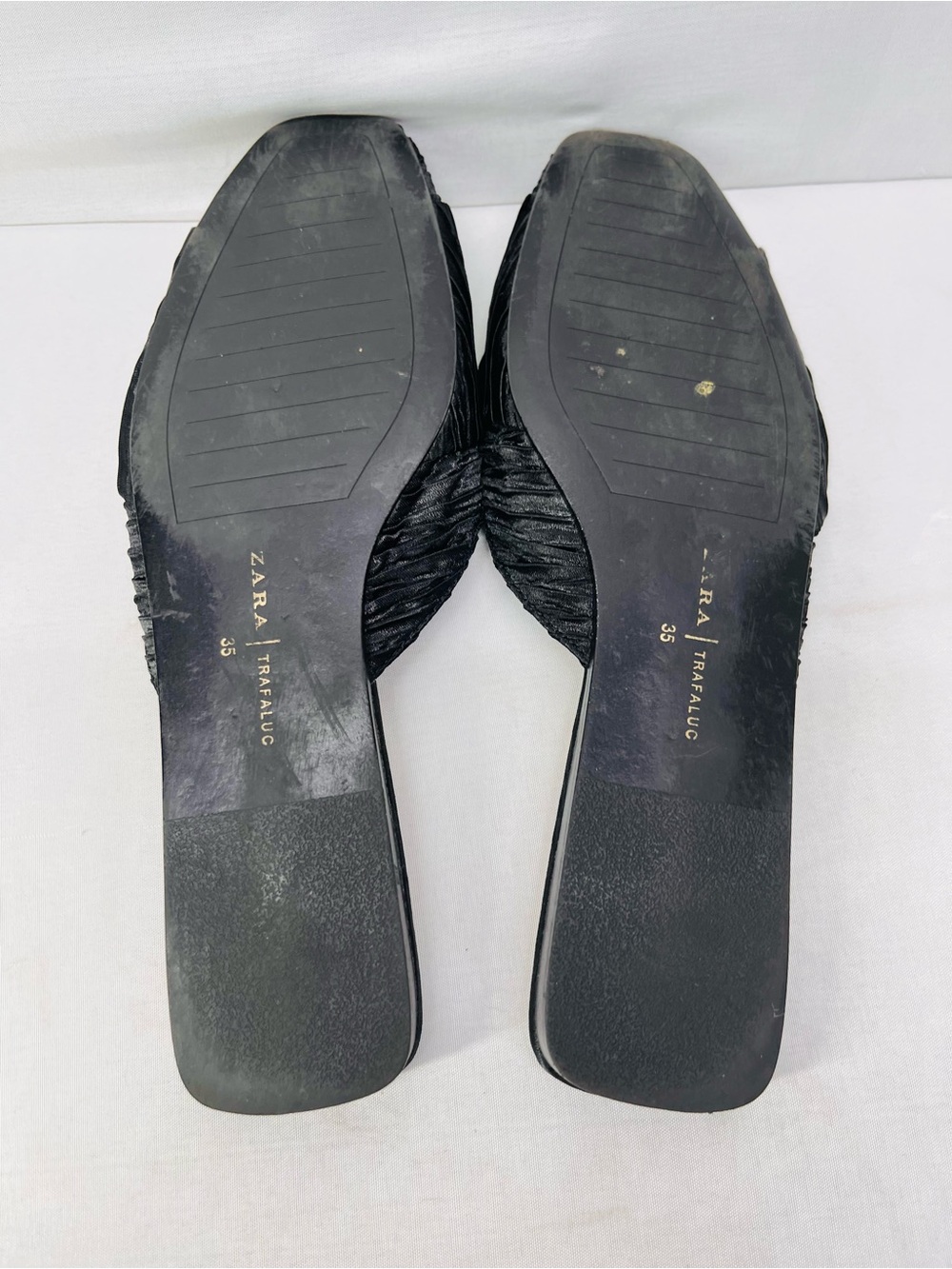 Zara Black Trafaluc Textured Slip-On Mules - Picture 6 of 6